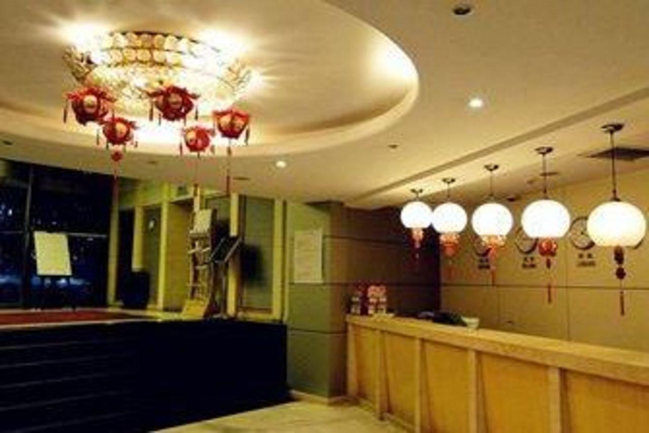 Lakeside Holiday Inn Shanghai Exterior photo